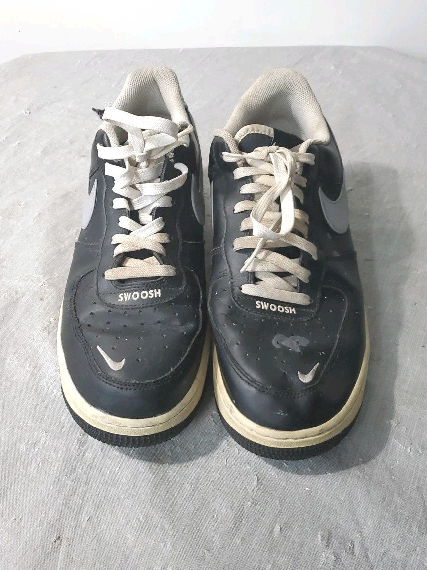 Nike Air Swoosh Size 10.5 Dark Blue