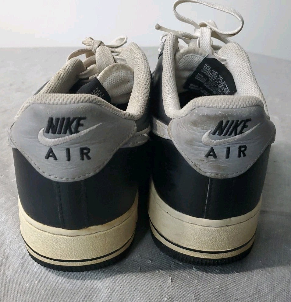 Nike Air Swoosh Size 10.5 Dark Blue