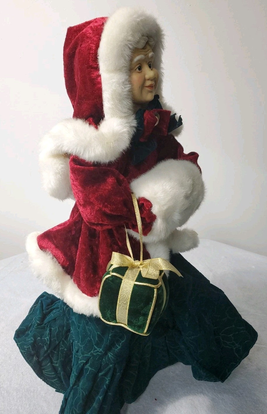 Mrs Claus Tree Topper 20" Porcelain Face