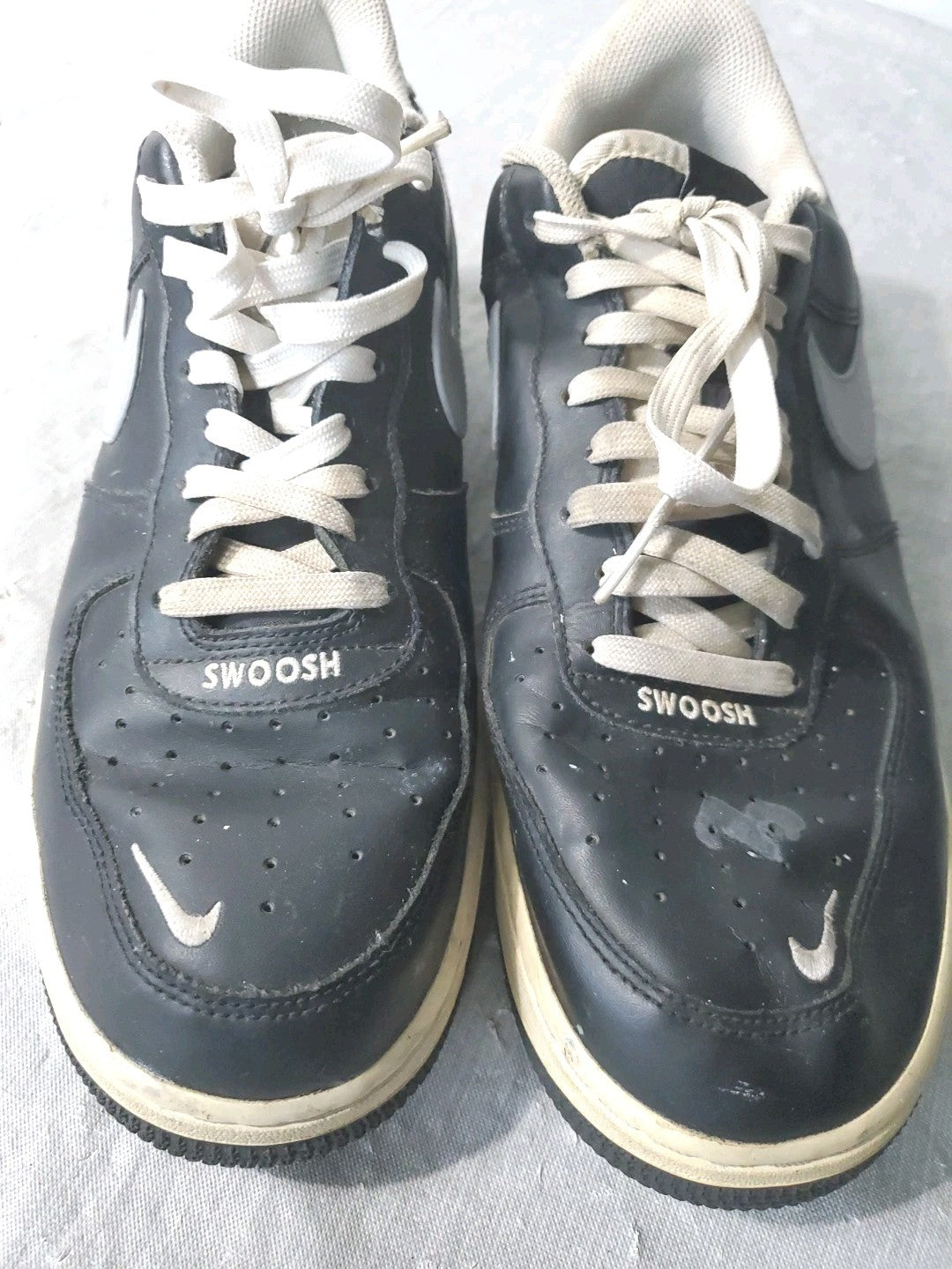 Nike Air Swoosh Size 10.5 Dark Blue