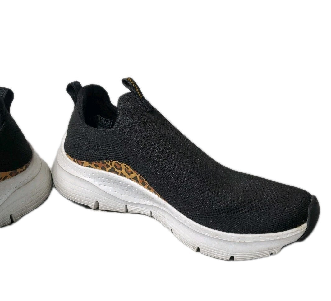 Womans Slip On Skechers Size 8 Leopard Print Shoes
