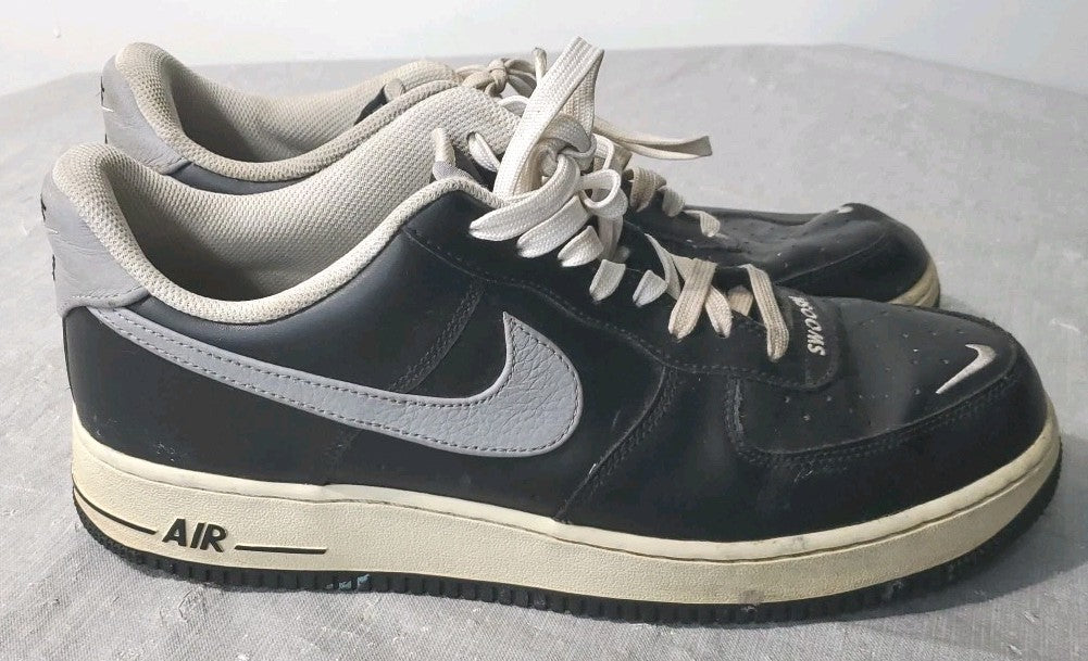 Nike Air Swoosh Size 10.5 Dark Blue