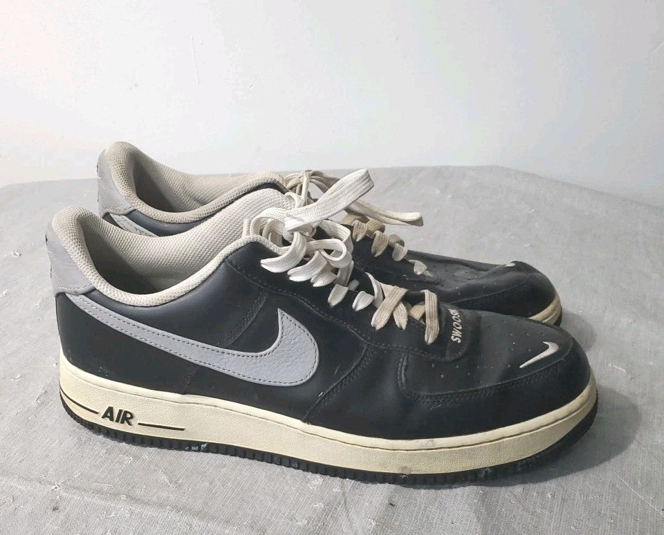 Nike Air Swoosh Size 10.5 Dark Blue