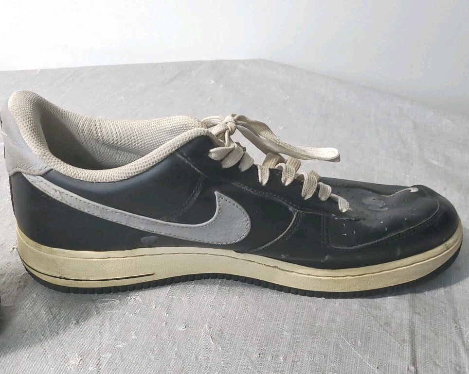 Nike Air Swoosh Size 10.5 Dark Blue