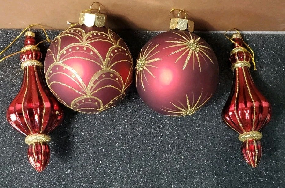 Balsam Hill Ornament Set Of 12 Beautiful  Ornaments For Trees Red