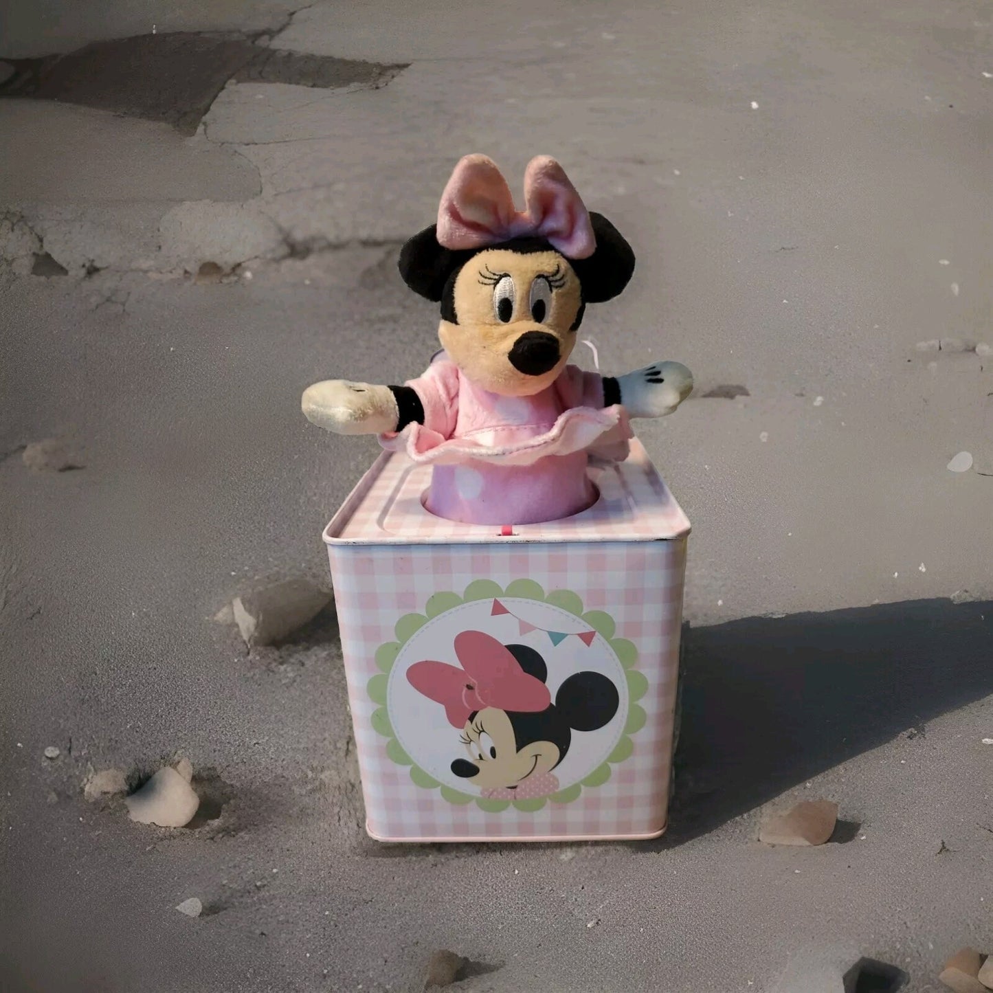 Disney 2014 Minnie Mouse "You Are My Sunshine " Musical Pop Up Minnie