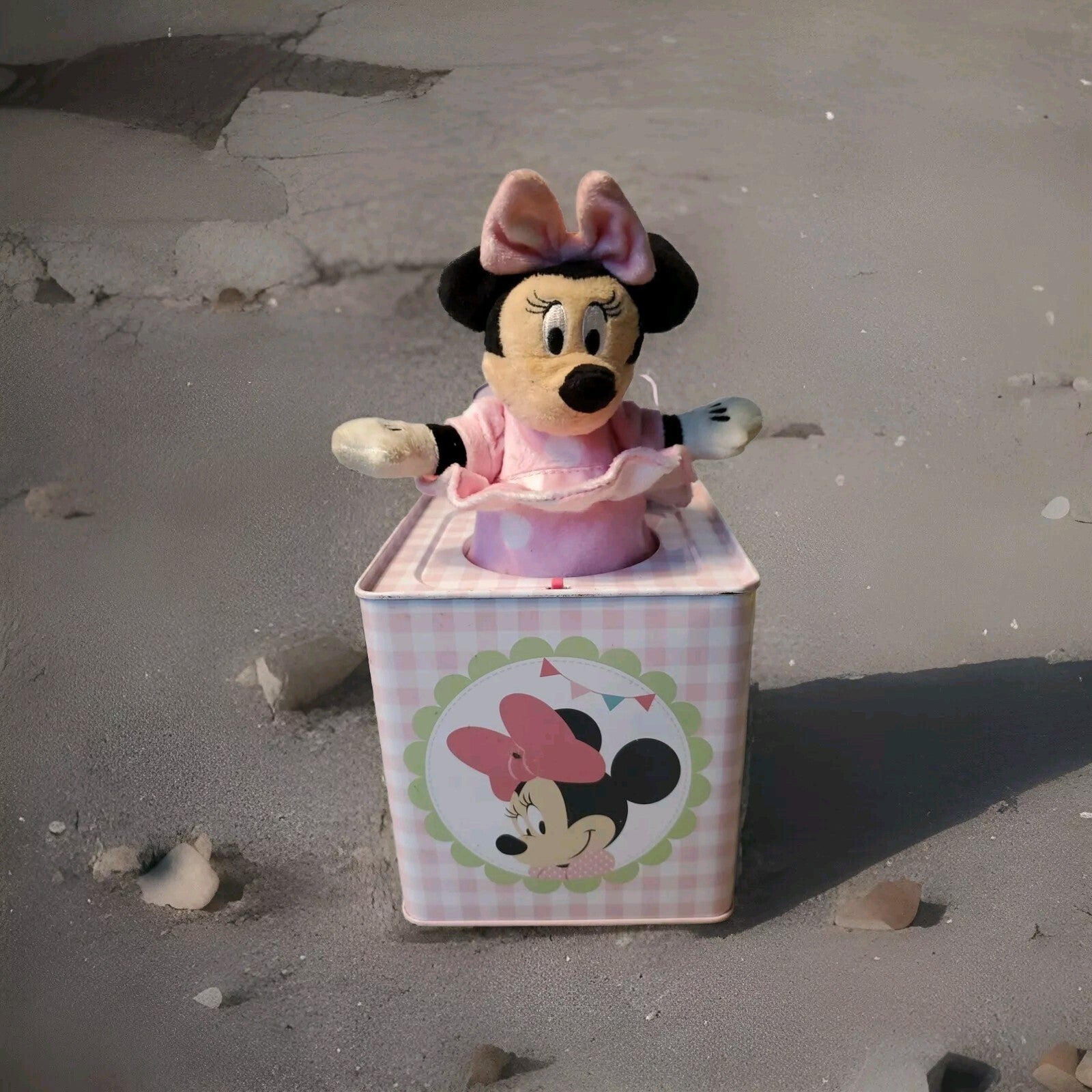 Disney 2014 Minnie Mouse "You Are My Sunshine " Musical Pop Up Minnie