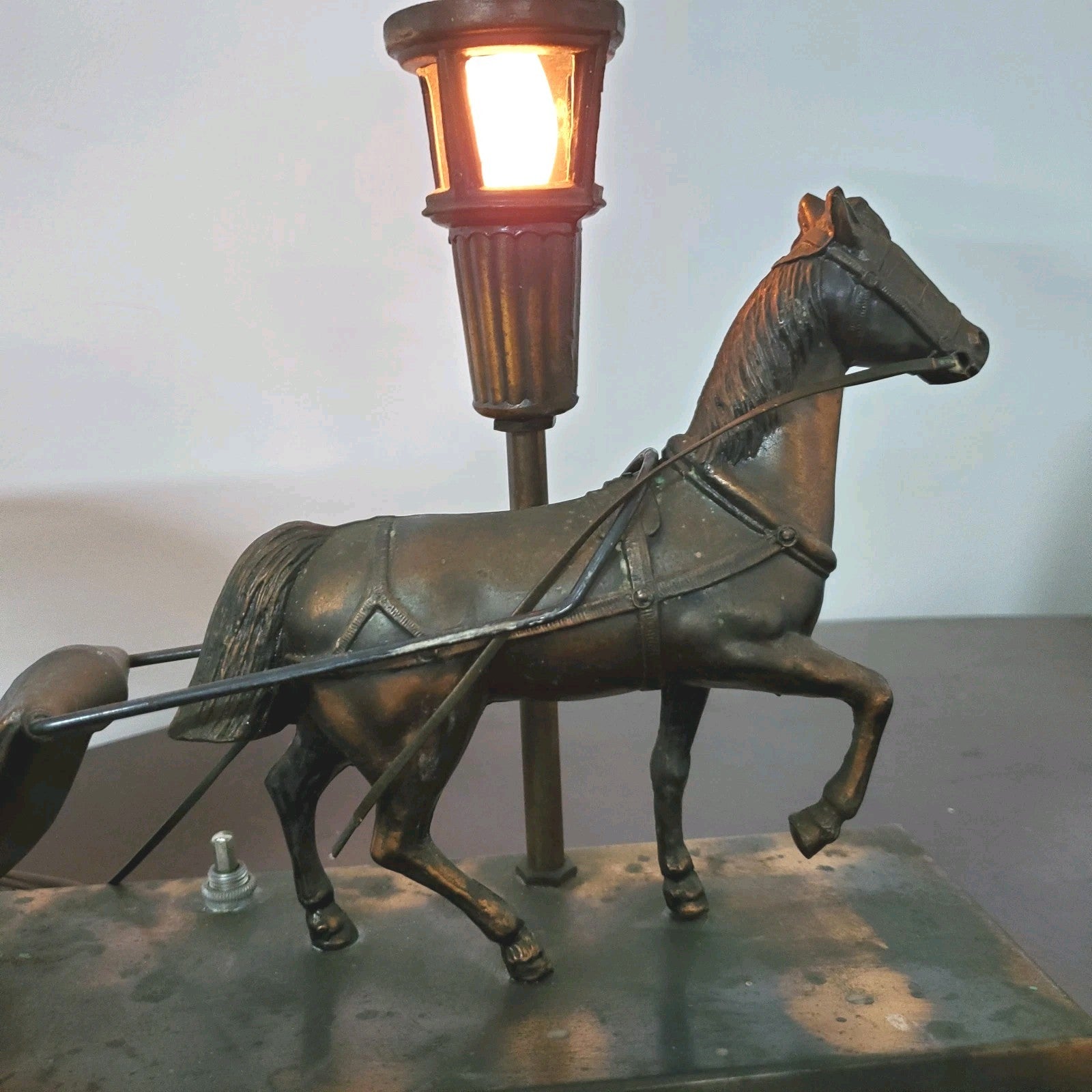 United Metal Goods Horse Carriage Model 701 Clock Doesn't Work 