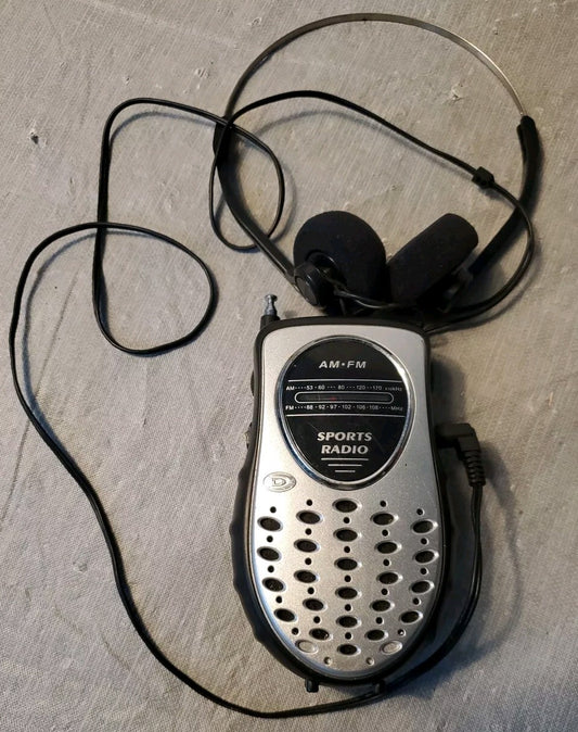 Vintage Durabrand AM/FM Sports Radio Pr-355 With Headphones