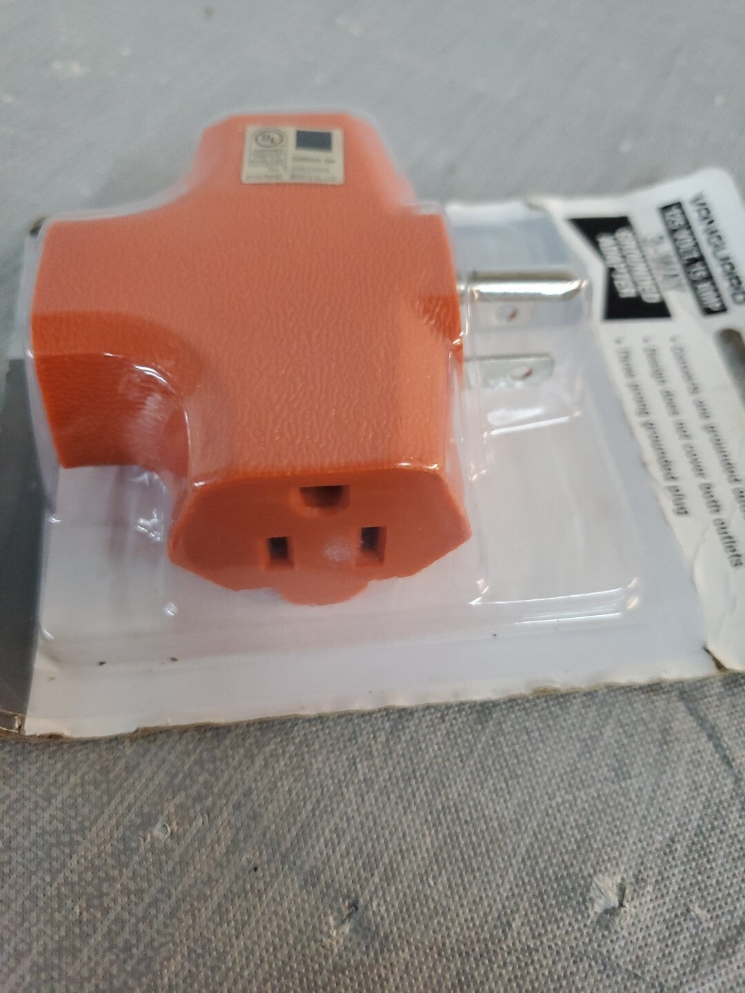 Vanguard 125 Volt 15 amp 3-way Grounded Adapter