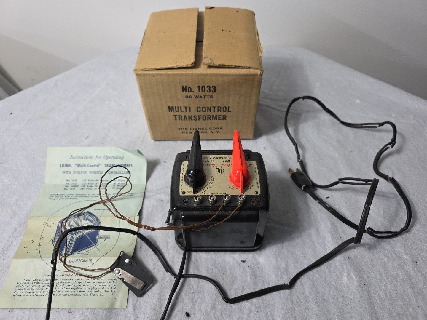Lionel Multi Control Transformer No. 1033  90 Watt   in Factory Box