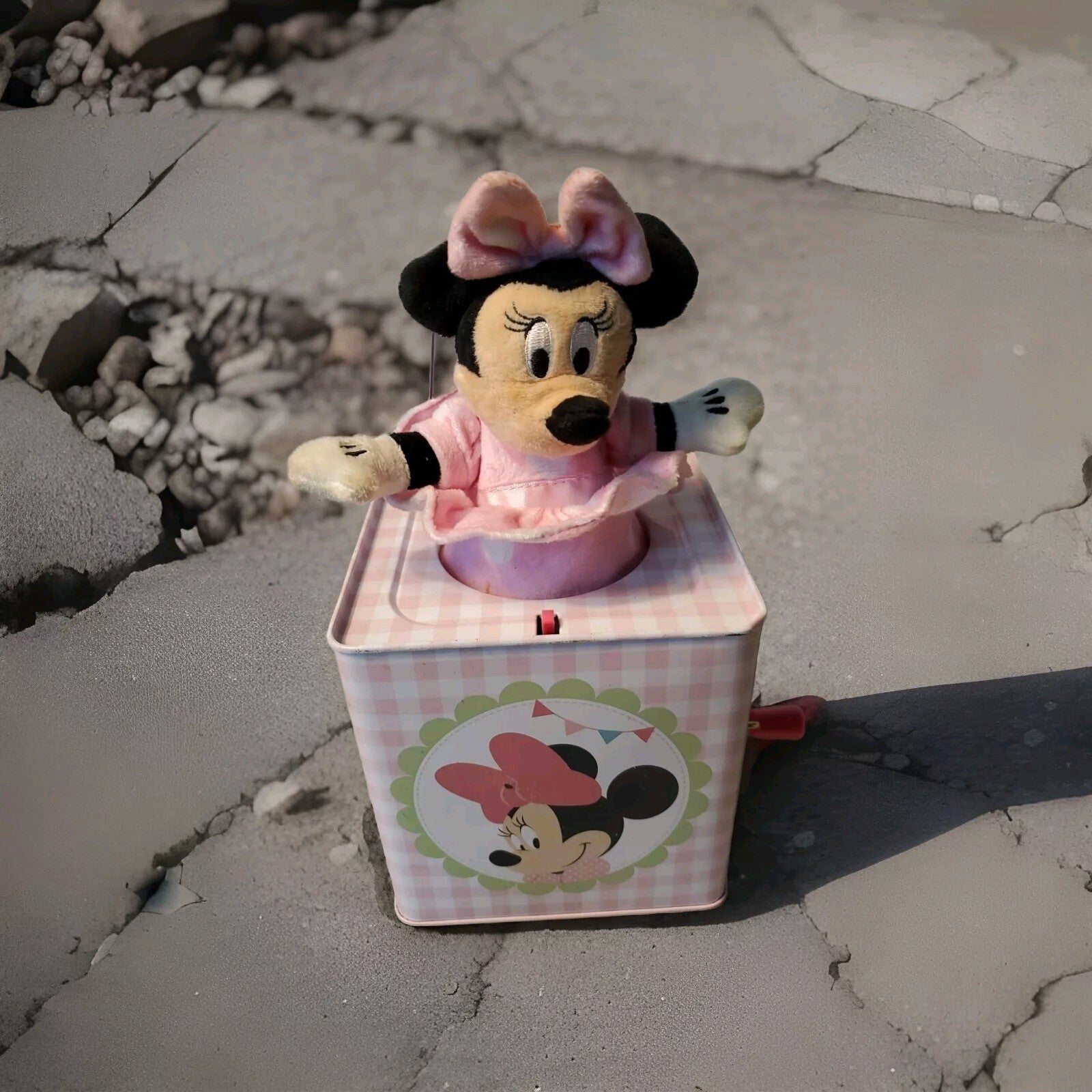 Disney 2014 Minnie Mouse "You Are My Sunshine " Musical Pop Up Minnie