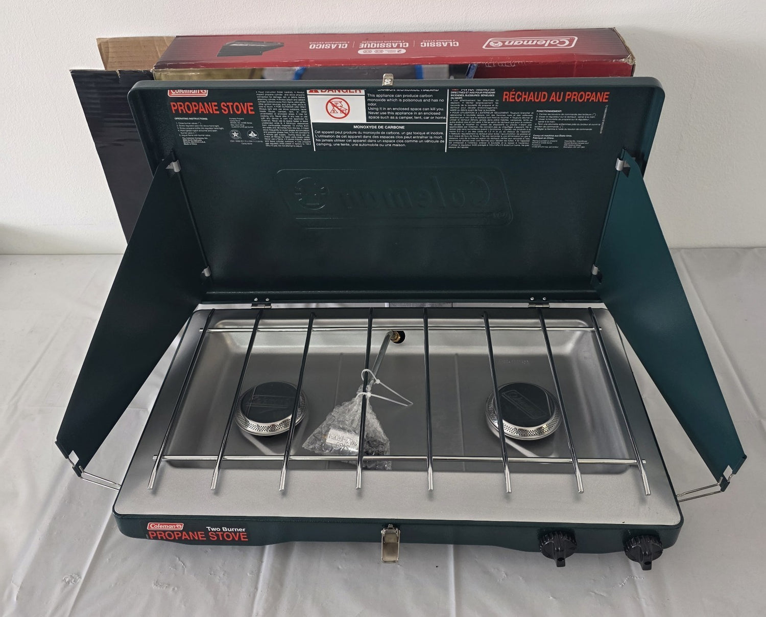 Coleman 20,000 Btu 2 Burner Stove Camping