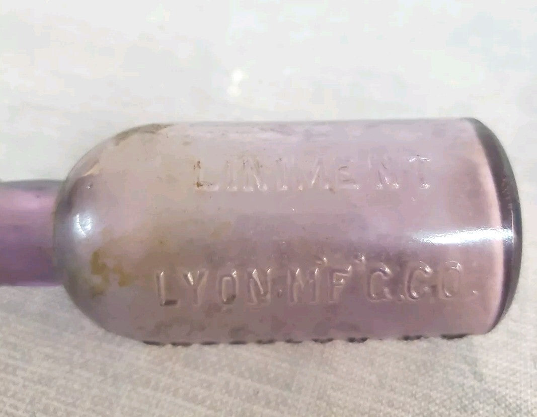 Vintage Mexican Mustang Liniment Lyon M'F' C. CO. Brooklyn Ny Bottle