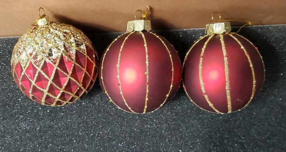 Balsam Hill Ornament Set Of 12 Beautiful  Ornaments For Trees Red