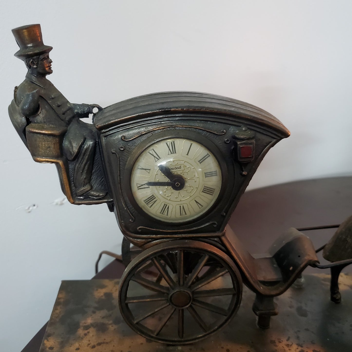 United Metal Goods Horse Carriage Model 701 Clock Doesn't Work 